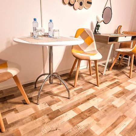 The Yellow King - Luxurious Apartment Βουκουρέστι Εξωτερικό φωτογραφία
