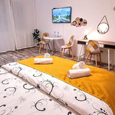 The Yellow King - Luxurious Apartment Βουκουρέστι Εξωτερικό φωτογραφία
