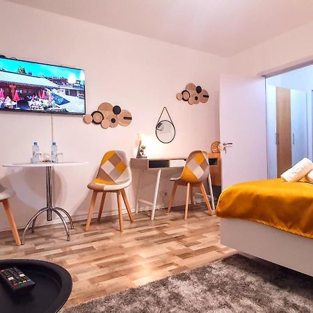 The Yellow King - Luxurious Apartment Βουκουρέστι Εξωτερικό φωτογραφία